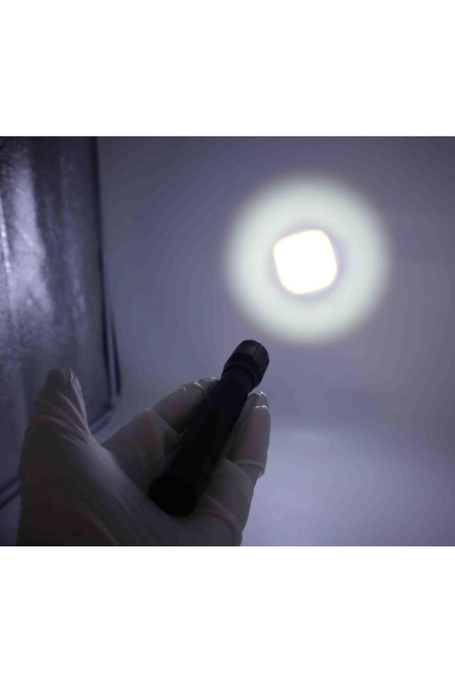 PROFESYONEL LED EL FENERİ (10-105 LÜMEN)